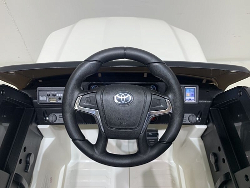Джип Toyota LC200 2688 Белый Джип Toyota LC200 2688 Белый