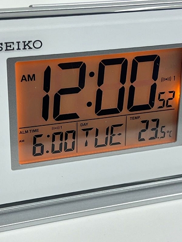 Настольные часы-будильник QHL068WN Настольные часы-будильник QHL068WN