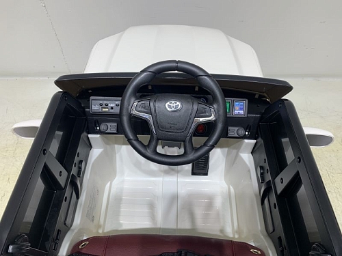 Джип Toyota LC200 2688 Белый Джип Toyota LC200 2688 Белый