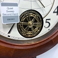 Настенные часы с маятником SEIKO QXC242B в виде штурвала Настенные часы с маятником SEIKO QXC242B в виде штурвала
