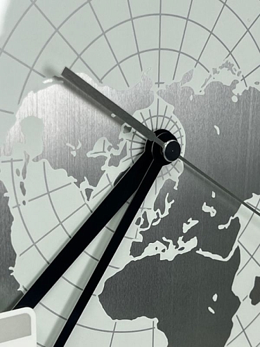 Кварцевые настенные часы SEIKO QXA814A с картой мира Кварцевые настенные часы SEIKO QXA814A с картой мира